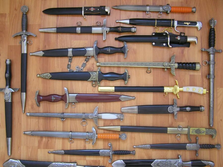 Продажа холодного оружия. Холодное оружие. Коллекция холодного оружия. Коллекционные ножи. Кортик Холодное оружие.