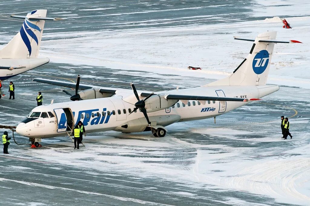 Atr 72 utair. Atr 72 самолет utair. atr 72-500 самолет. атр 72 500 ютэйр. atr 72-500 utair.