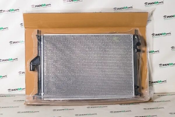 4 2008 радиатор. 4. 4 без кондиционера. Радиатор охлаждения рено логан 1. Renault 8200735038 радиатор охлаждения.