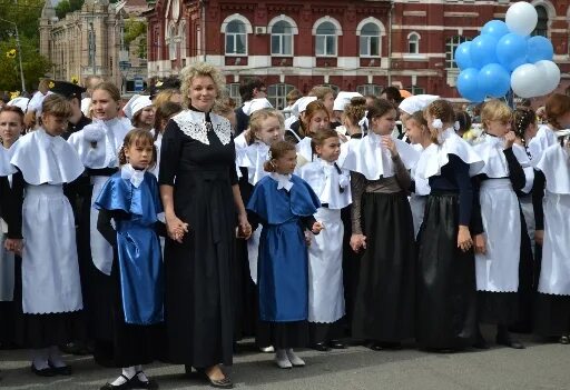 Родители 3 лицея. Лицей 3 Саратов. Школа лицей 37 Донецк. Лицей Пушкина Саратов. Лицей 3 им Пушкина Саратов.