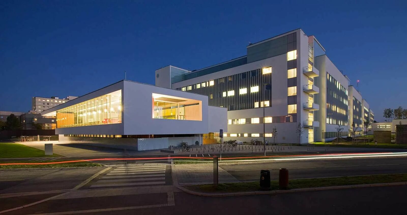Норвегия больницы в Осло. Фасад госпиталь в Германии. Современные больницы в Норвегии. Университетская больница Осло.