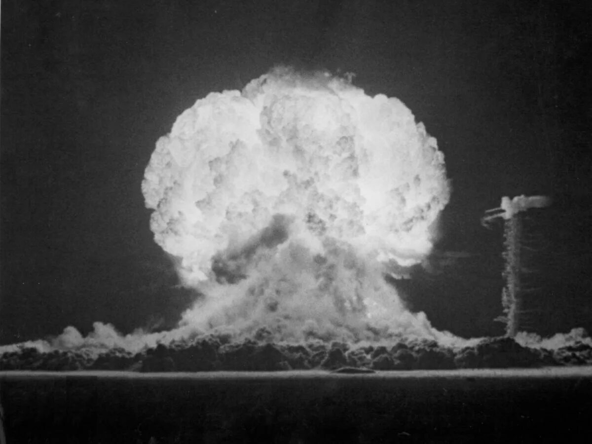 Территория ядерного взрыва. Ядерный взрыв в Ивановской области в 1971. Взрыв 750 килотонн радиус. Ядерный взрыв 10 килотонн. Подземный ядерный взрыв КНДР.