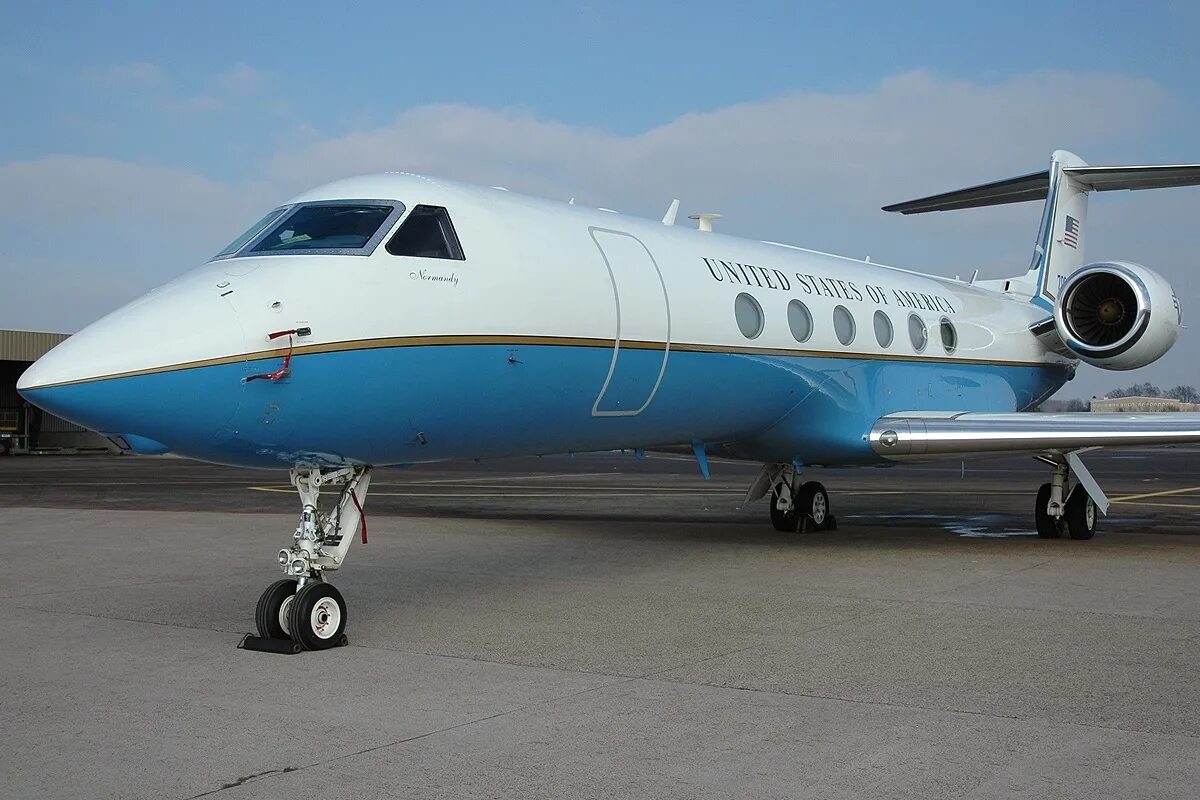 37 c f. Gulfstream c-37a. Суперджет Гольфстрим g550. Гольфстрим c 37. C-20 Gulfstream.