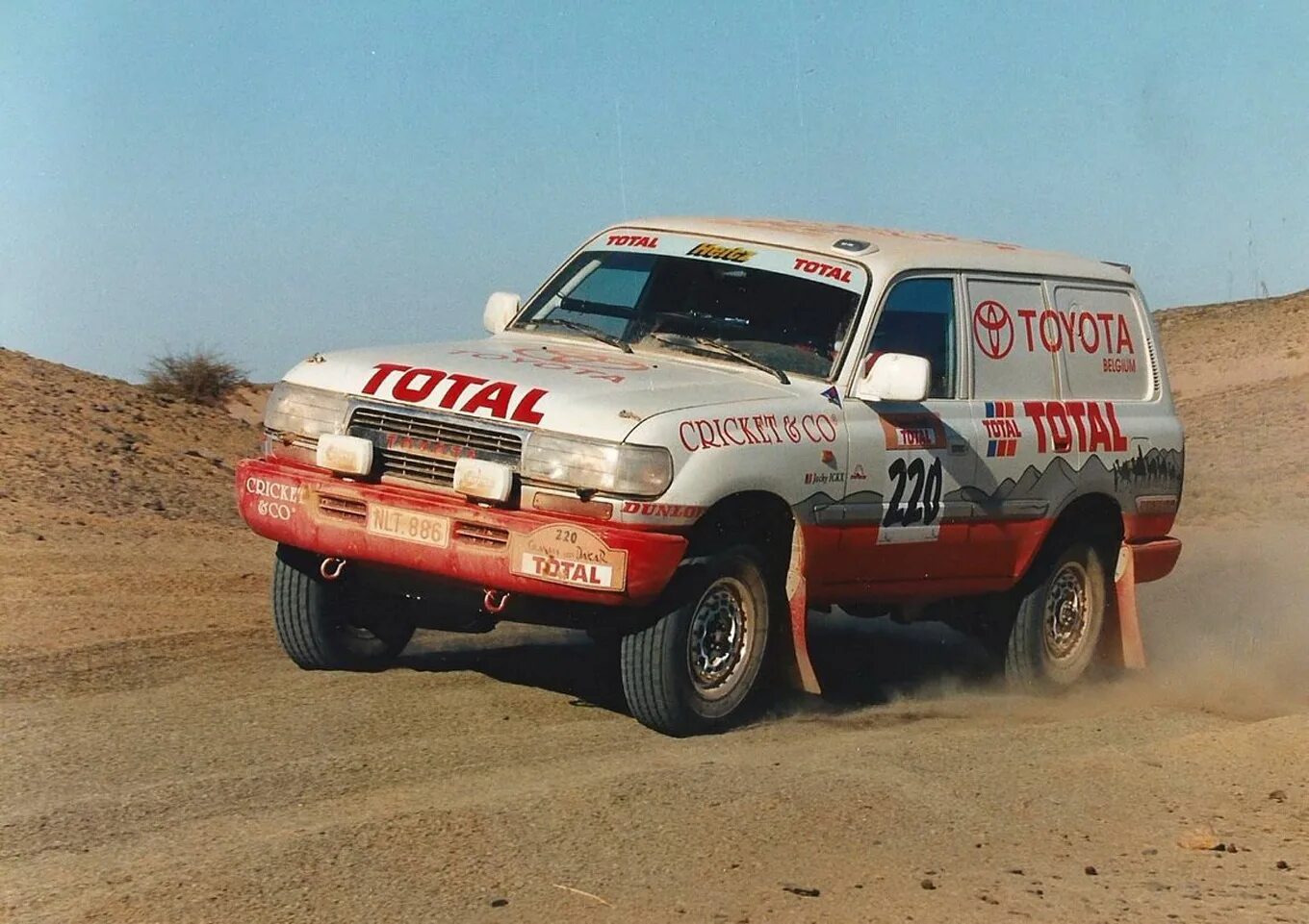 Дакар авто москва. Toyota Dakar 2001. Жаки Икс Дакар. Принцесса Дакара. Перлини автомобиль ралли.