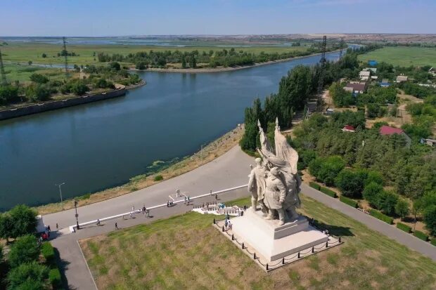 Пятиморск волгоградская область отдых. Пятиморск Волгоградская область. Парк Пятиморск Волгоградская. Посёлок Пятиморск Волгоградской области. Парк в Пятиморске Калачевского района Волгоградской.