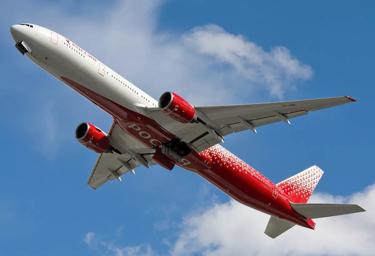 Боинг 777 россия. Боинг 777-300ер. Двухпалубный боинг 747. Самолёт боинг 747-400. Боинг 747 авиакомпания россия.