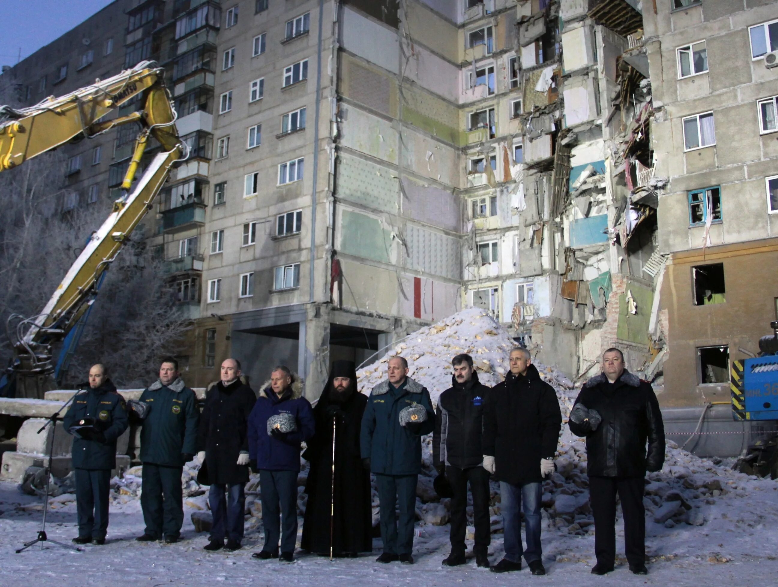 Взрыв в Магнитогорске. Обрушенный дом в Магнитогорске. Магнитогорск обрушение. Рухнул дом в Магнитогорске.