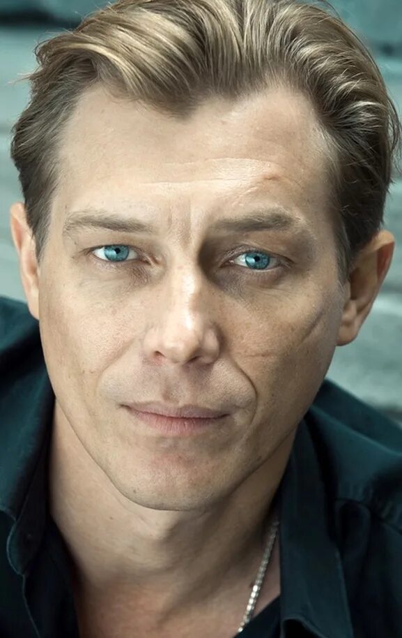 Слушать бухаров. Слушать бухаров. Слушать бухаров. Бухаров актер. Слушать бухаров.