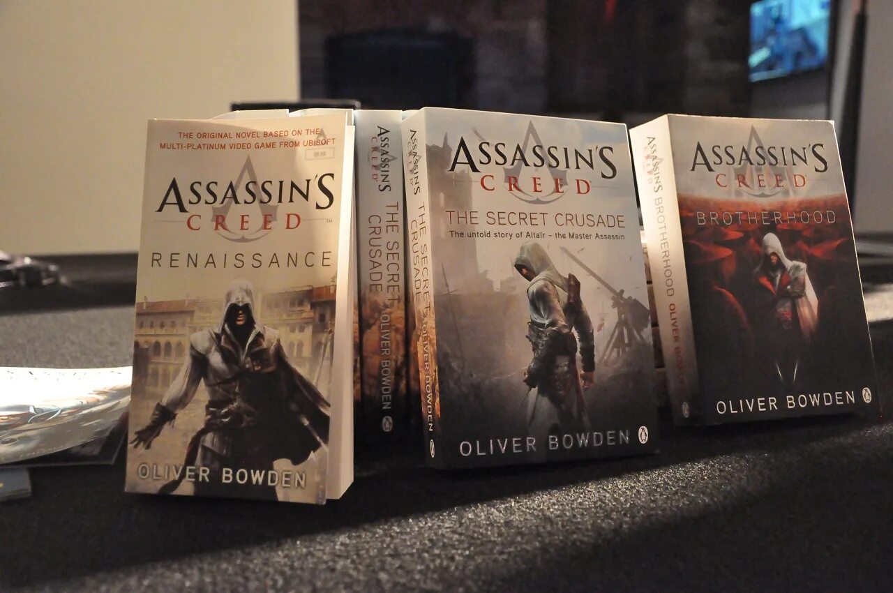 Assassin's Creed книга Боуден. Оливер Боуден Assassin’s Creed.откровения. Ассасин Крид Откровение книга. Ассасин Крид синопсис книга. Книга мастер ассасин