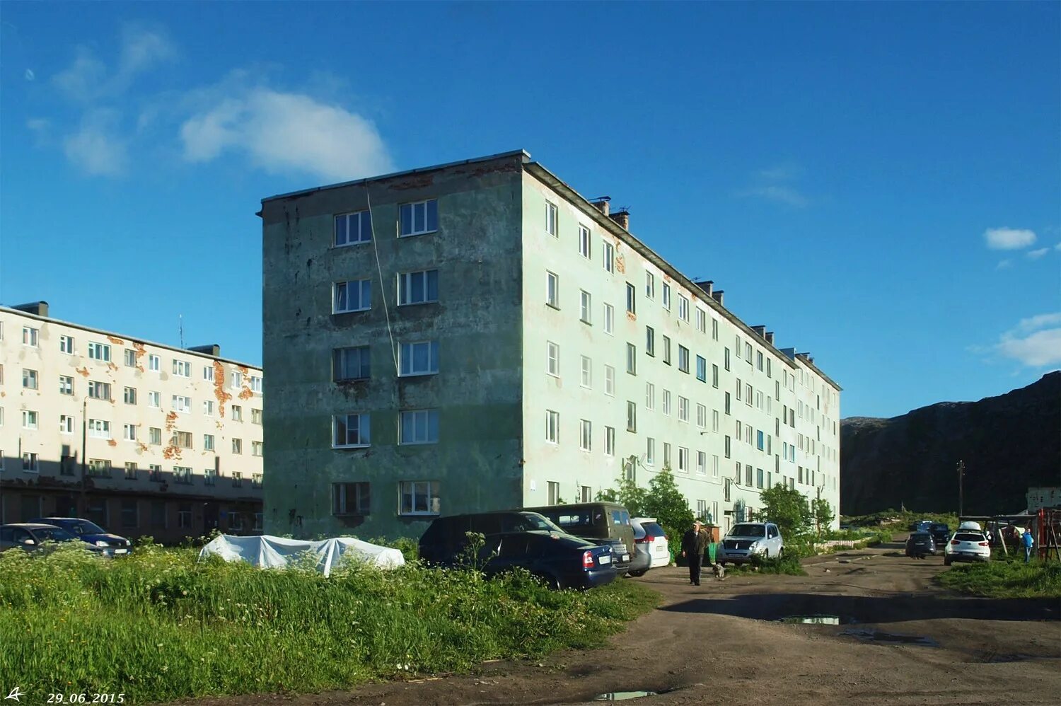 Териберка ул.Пионерская дом 5. Пионерская 7 Териберка. Школьная улица 10 Териберка. Териберка Школьная улица. Купить 1 комнатную квартиру в мурманской области