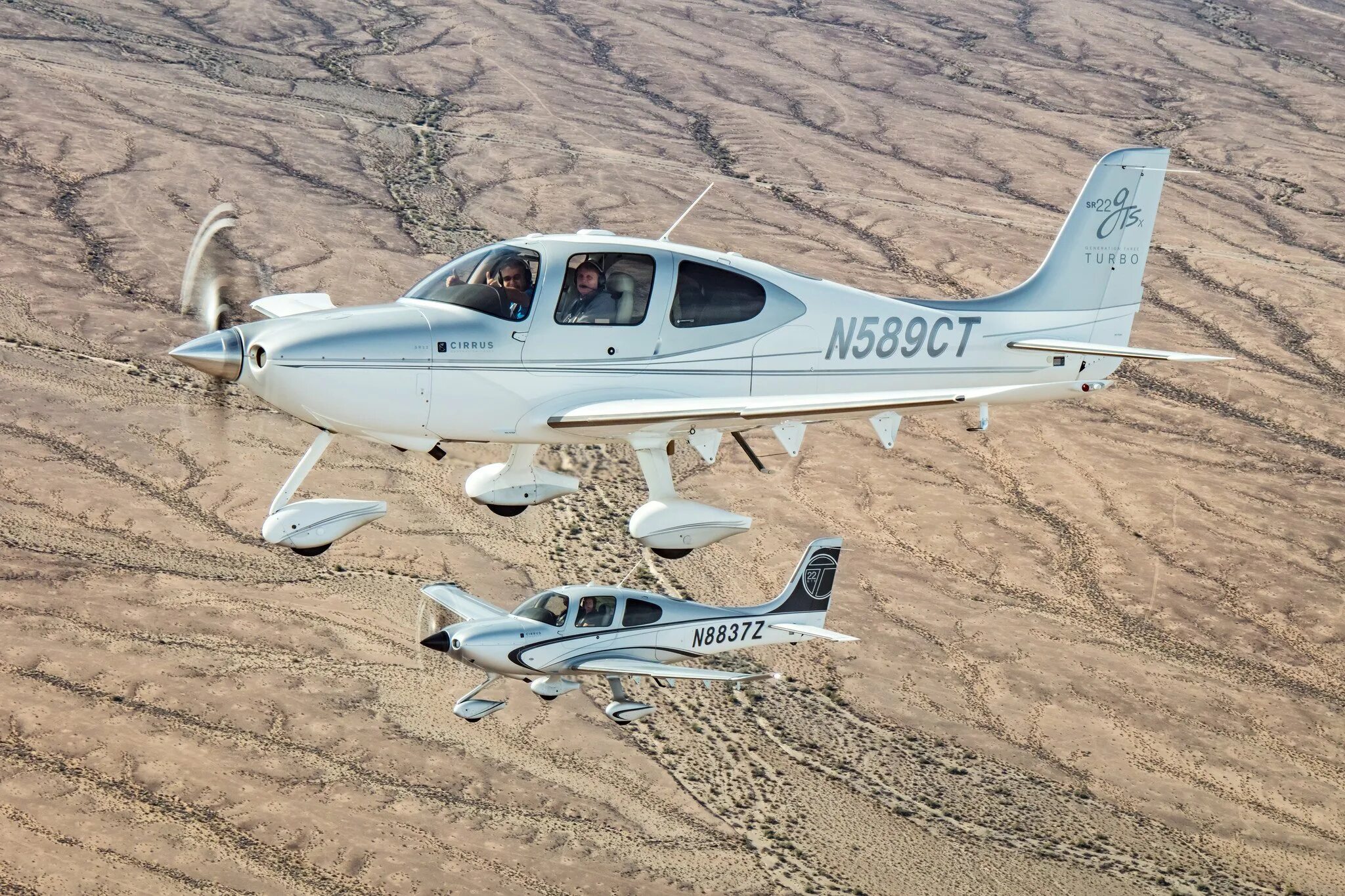 Б 6 самолет. Самолет Cirrus sr22. Cirrus sr22 g6. Sr22 Turbo g6. Cirrus sr22 салон.