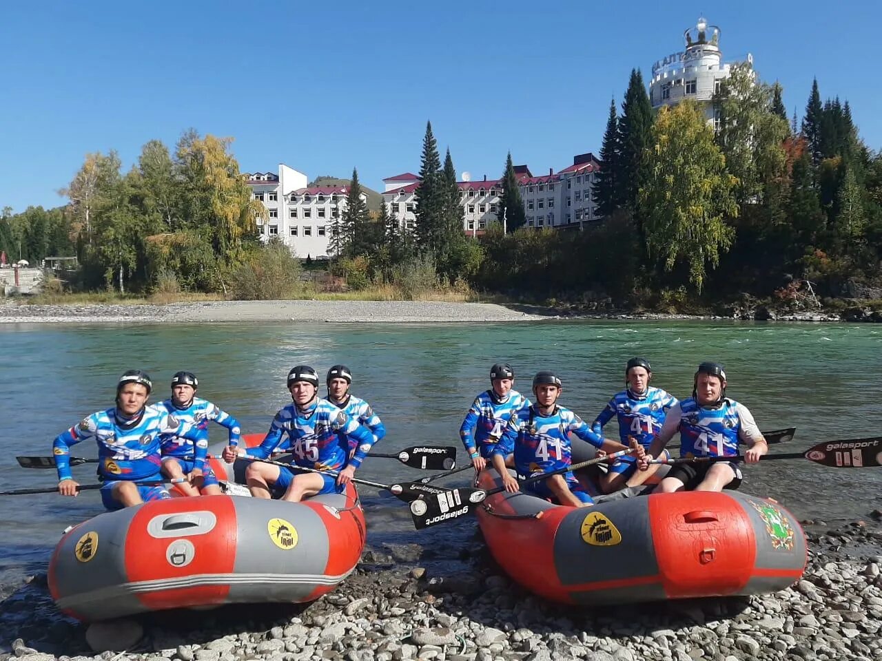 Бессмертный полк томск и лагерный сад. Бессмертный полк томск 2012 год. Томск село победа. Парад победы 2022 томск. Выиграть томск.