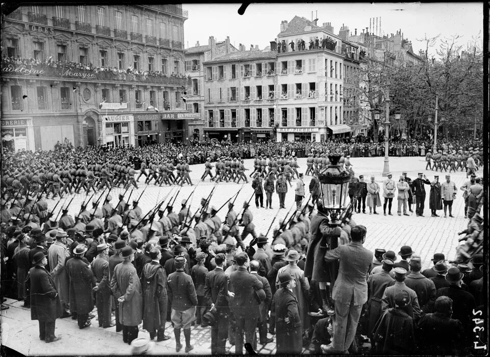 Военный блок 1907 году примкнула россия. 1916 Год Париж. Русские солдаты в Париже 1916 год. Экспедиционный корпус русской армии. Русский Легион чести во Франции.