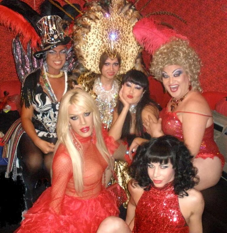 огненная леди травести. шантей травести шоу. ночной клуб кабаре санкт-петербург. травести вечеринка. травести дива сонька одесская кабаре.