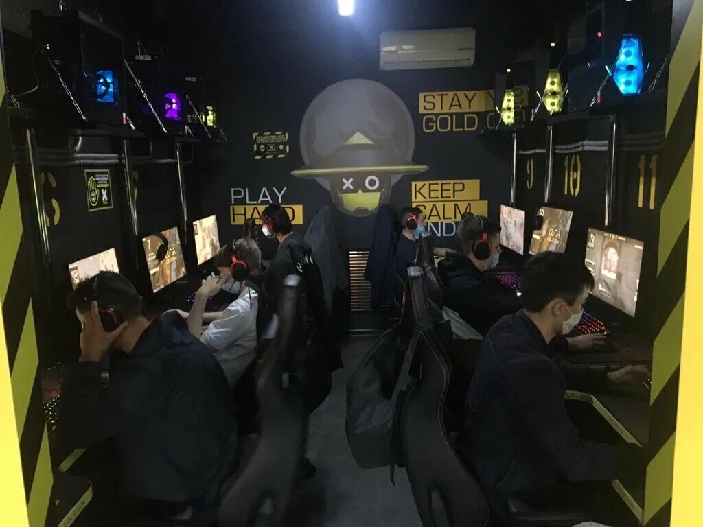 игровой клуб курган. компьютерный клуб. компьютерный клуб в стиле кс. компьютерный клуб pushgang, москва остановка стоматология. киберспорт.