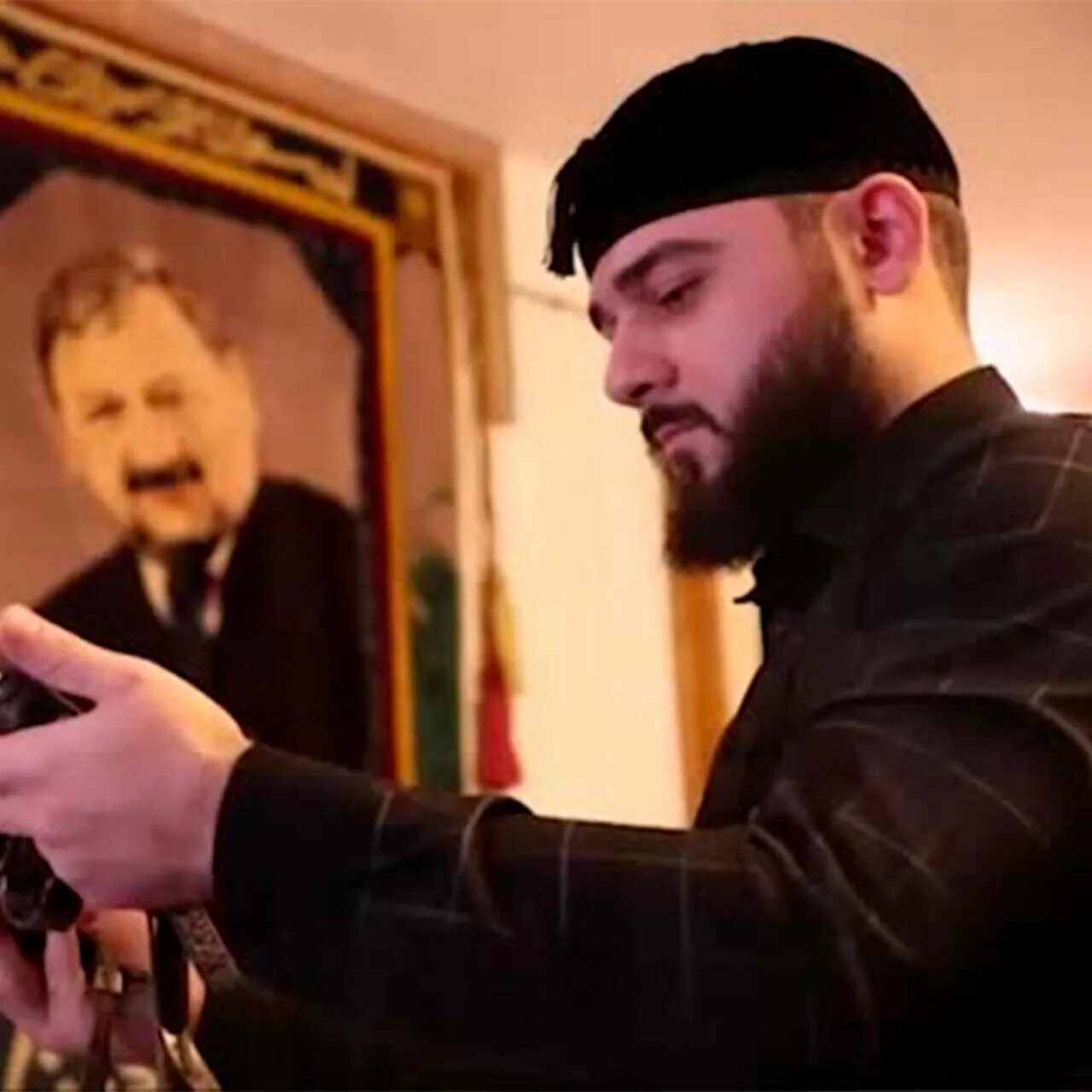 Сын рамзана кадырова. Сын рамзана кадырова. Сына главы чечни рамзана кадырова. Сыновья кадырова 2021. Сын кадырова рамзана ахматовича.