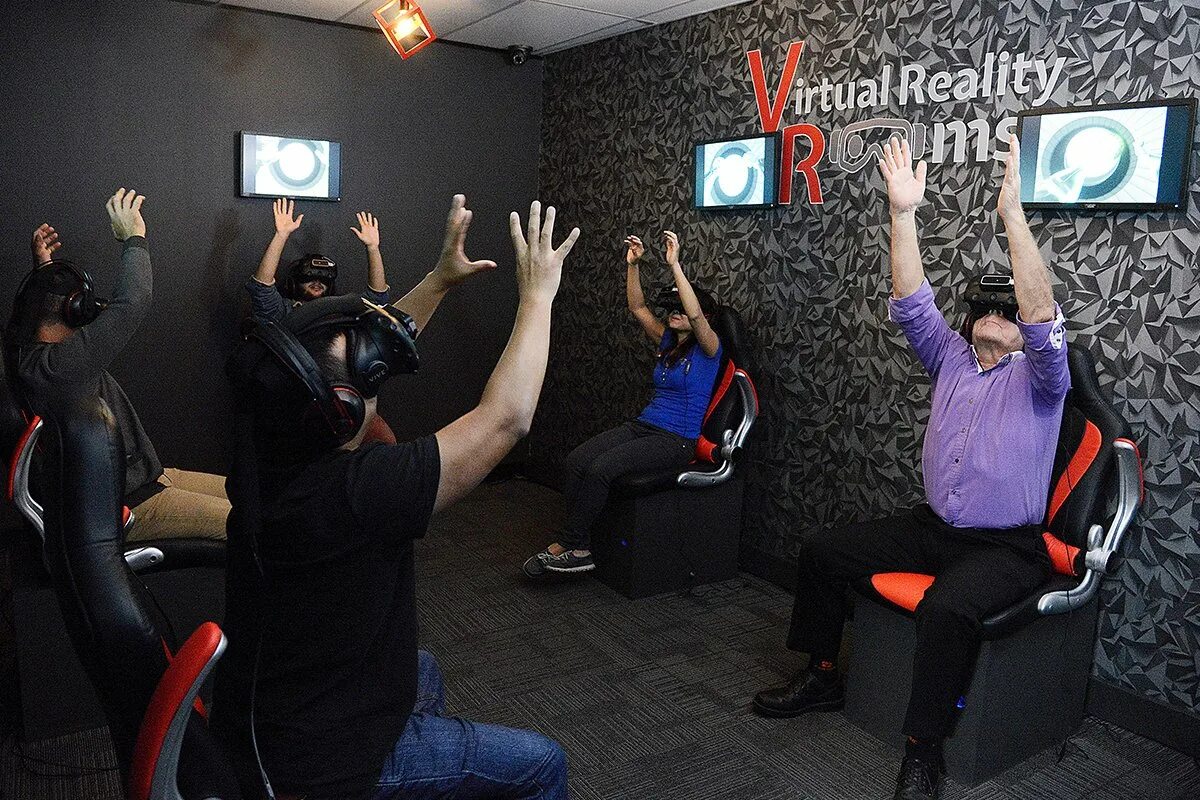 Комната виртуальной реальности. Виртуальная комната. Виртуальная реальность стена. VR помещение.
