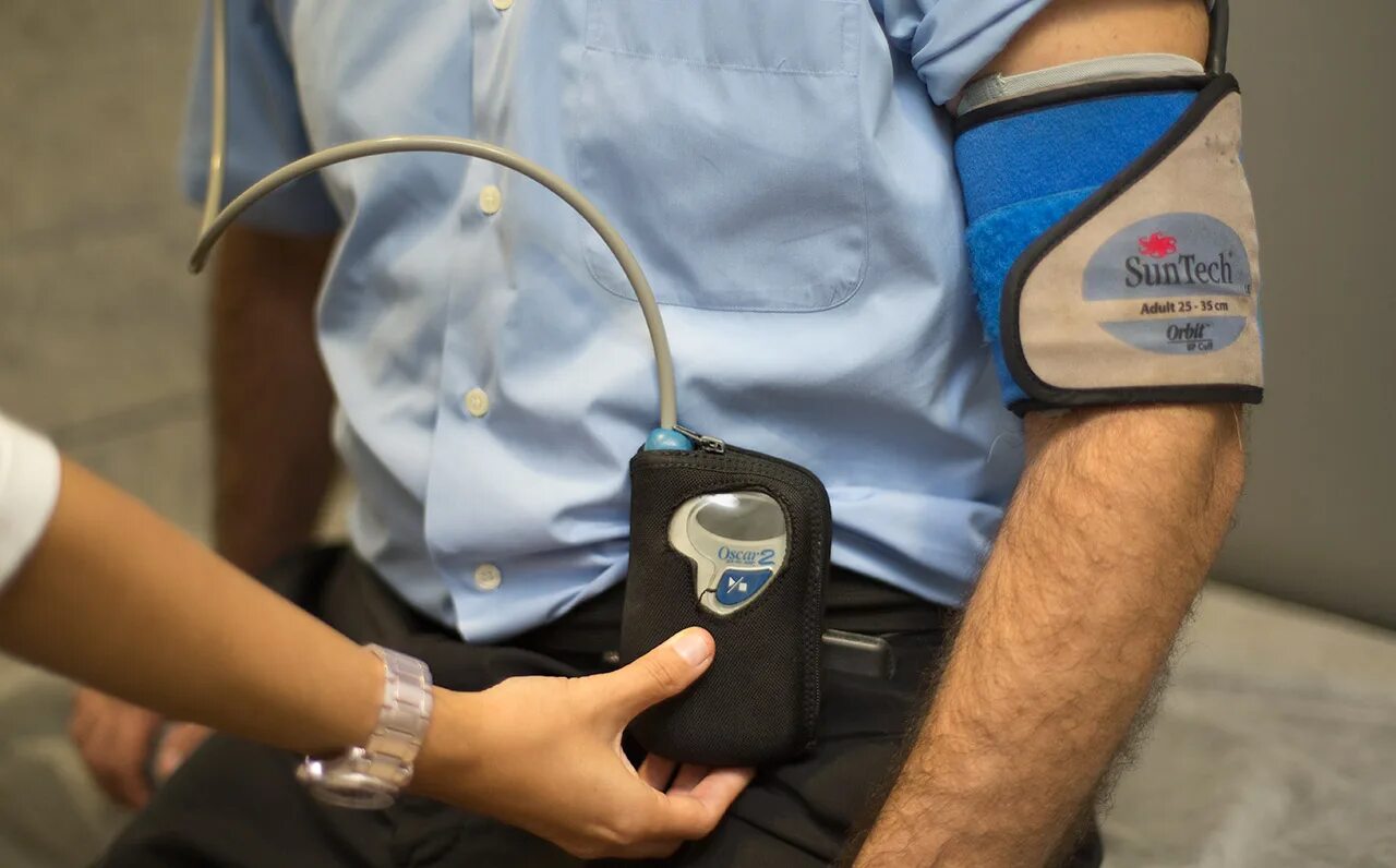 Мониторирование давления. Ambulatory blood pressure monitoring. смад аппарат. суточное мониторирование экг. сумка для аппарата смад.