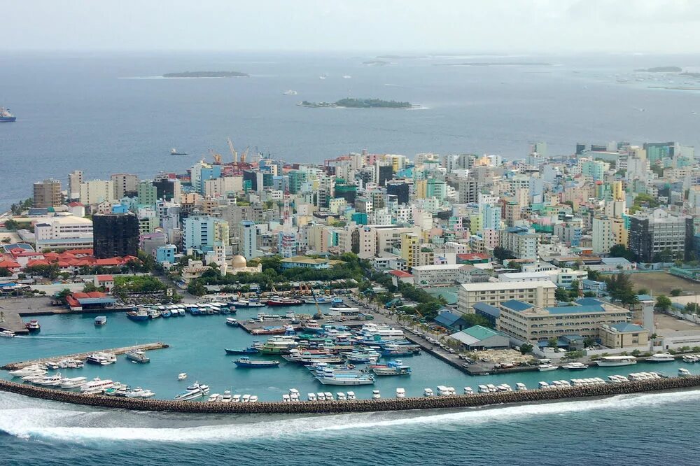 Город Мале Мальдивы. Столица Мальдивских островов. Мале столица Мальдив фото. Мале площадь острова. Погода мале
