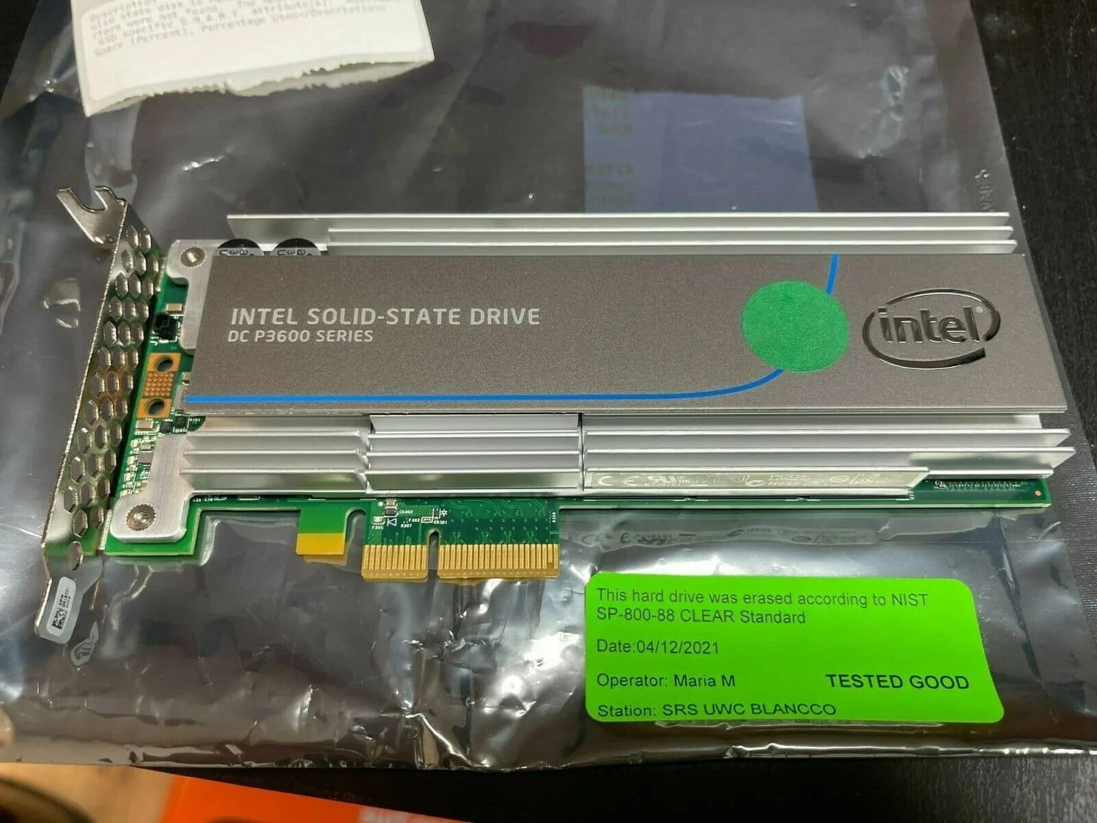 Intel r 3600 series. Ssd intel p3600. intel p3605 1.6tb. intel ssd dc p3600. накопитель ssd intel dc p3605.