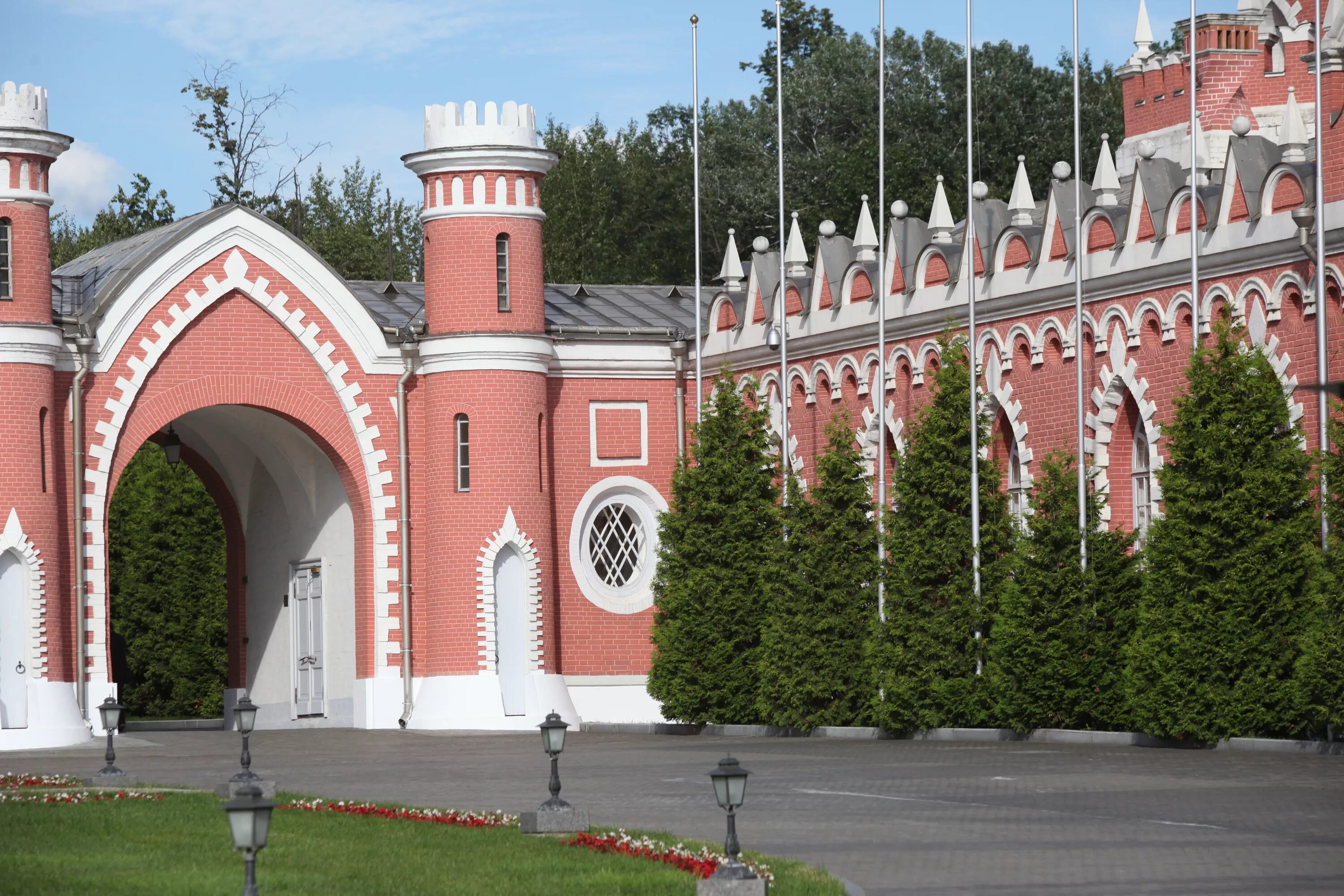 Петровский путевой дворец парк. Петровский путевой дворец Динамо. Петровский парк Москва. Петровский путевой дворец на Тверском тракте. Петровский парк сайт парка