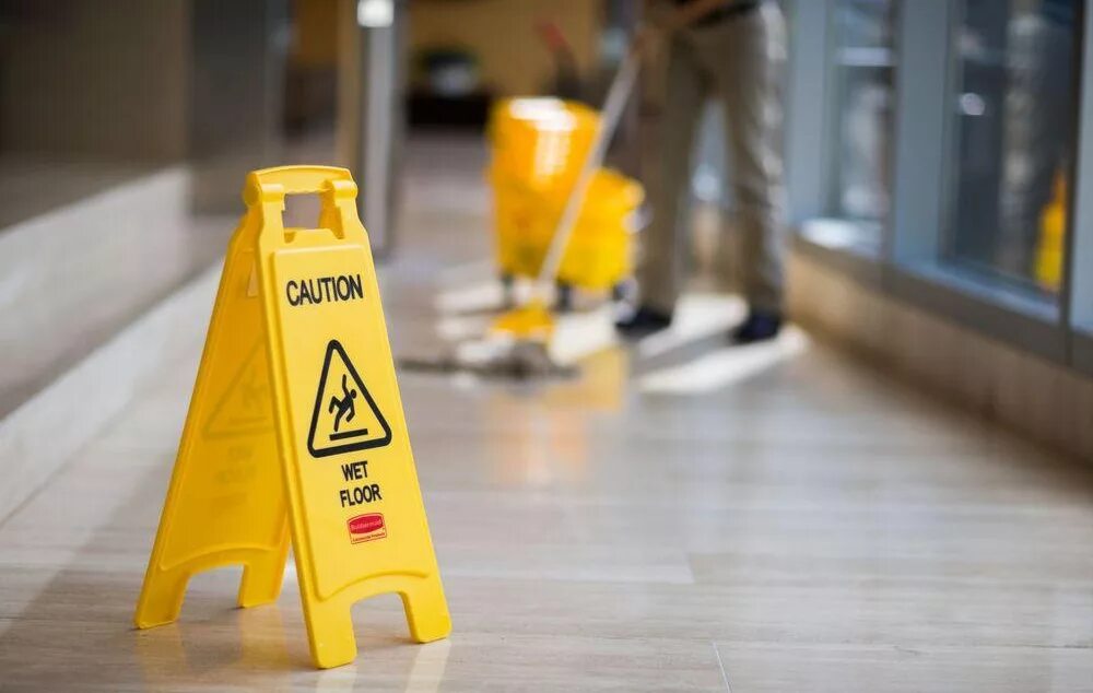 Штендер скользкий пол. Safety cleaning. Floor 44. Уборка в респираторе. Осторожно мокрый пол табличка.