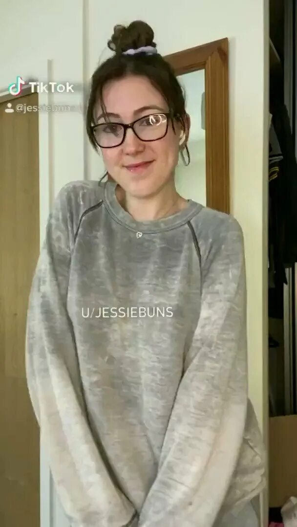 Jessiebuns. Jessiebuns тикток. jessie buns. ujessiebuns tik tok. jessie buns тик ток.