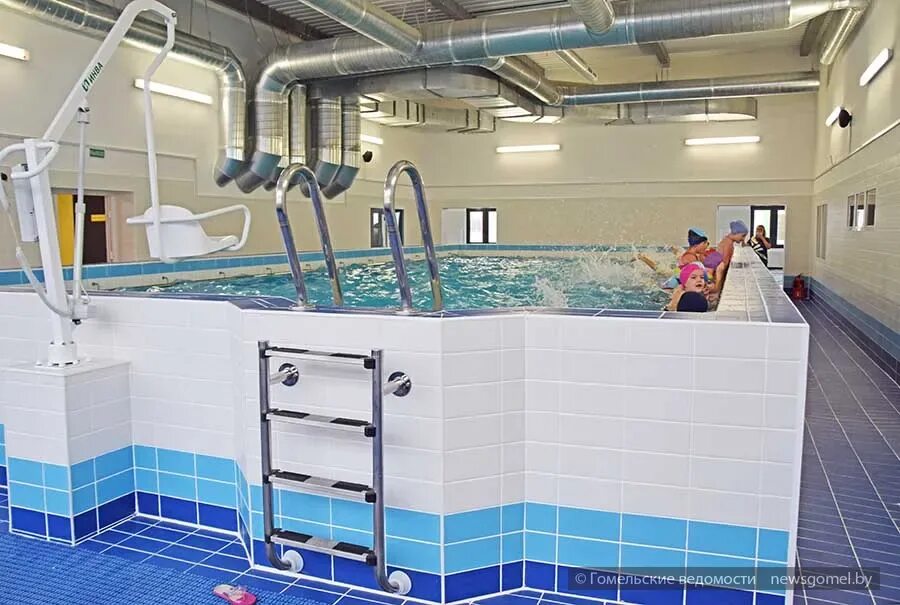 Гомель бассейн 50 метров. Бассейн гомель. Дворец водных видов спорта (гомель). База спортивный комплекс. Дворец водных видов спорта (гомель).