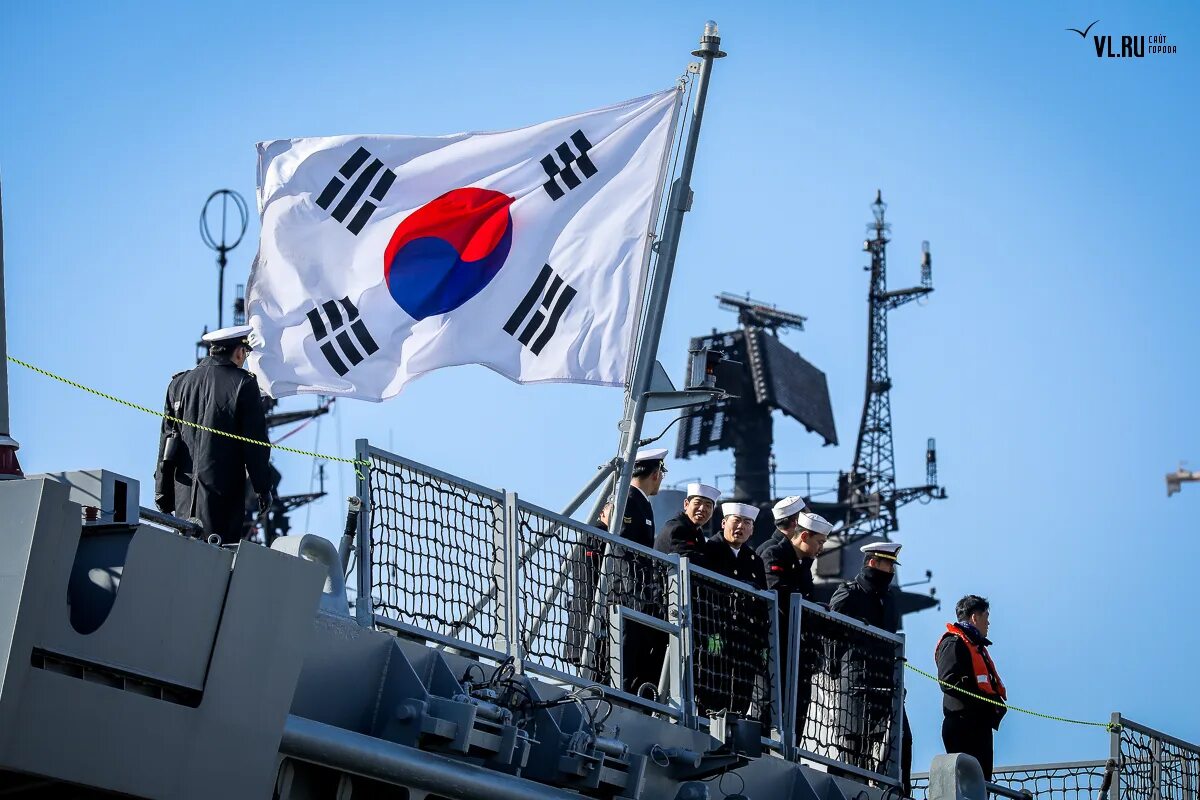 Фрегат инчхон. Вмс кореи. Вмс кореи. Вмс южной кореи корабли. Корабли южной кореи.