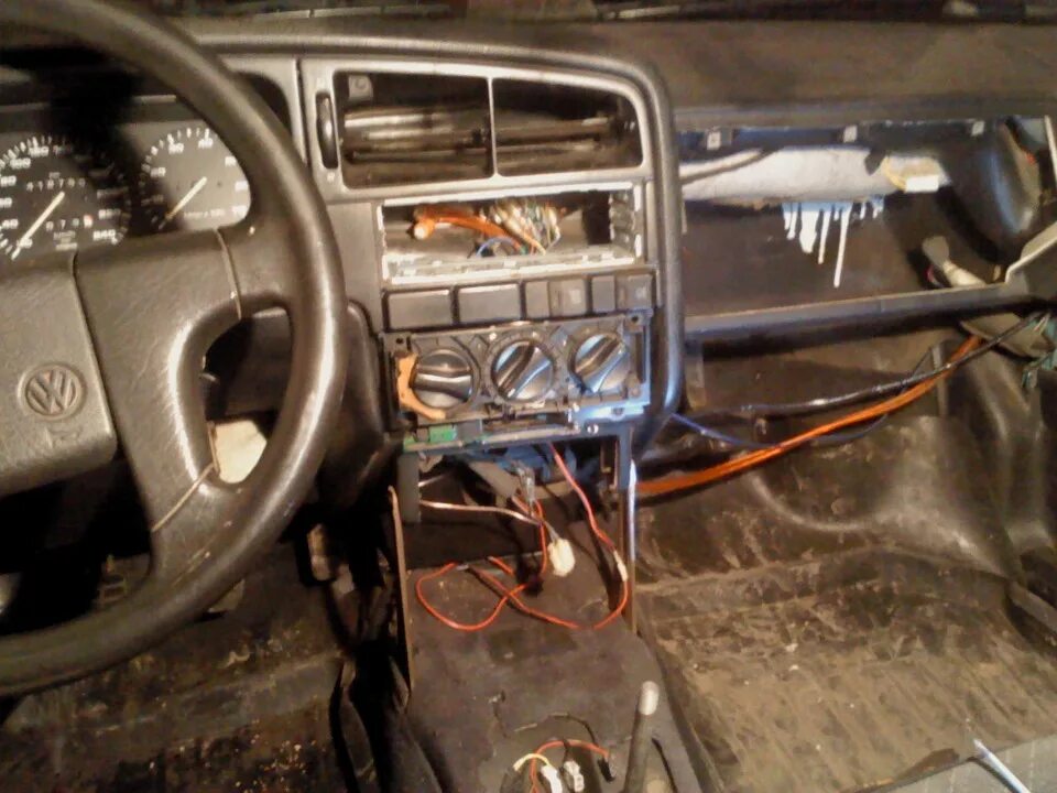 Как снять торпеду пассат б3 Замена радиатора печки Volkswagen Passat B3, 1,8 л, 1992 года своими руками DR