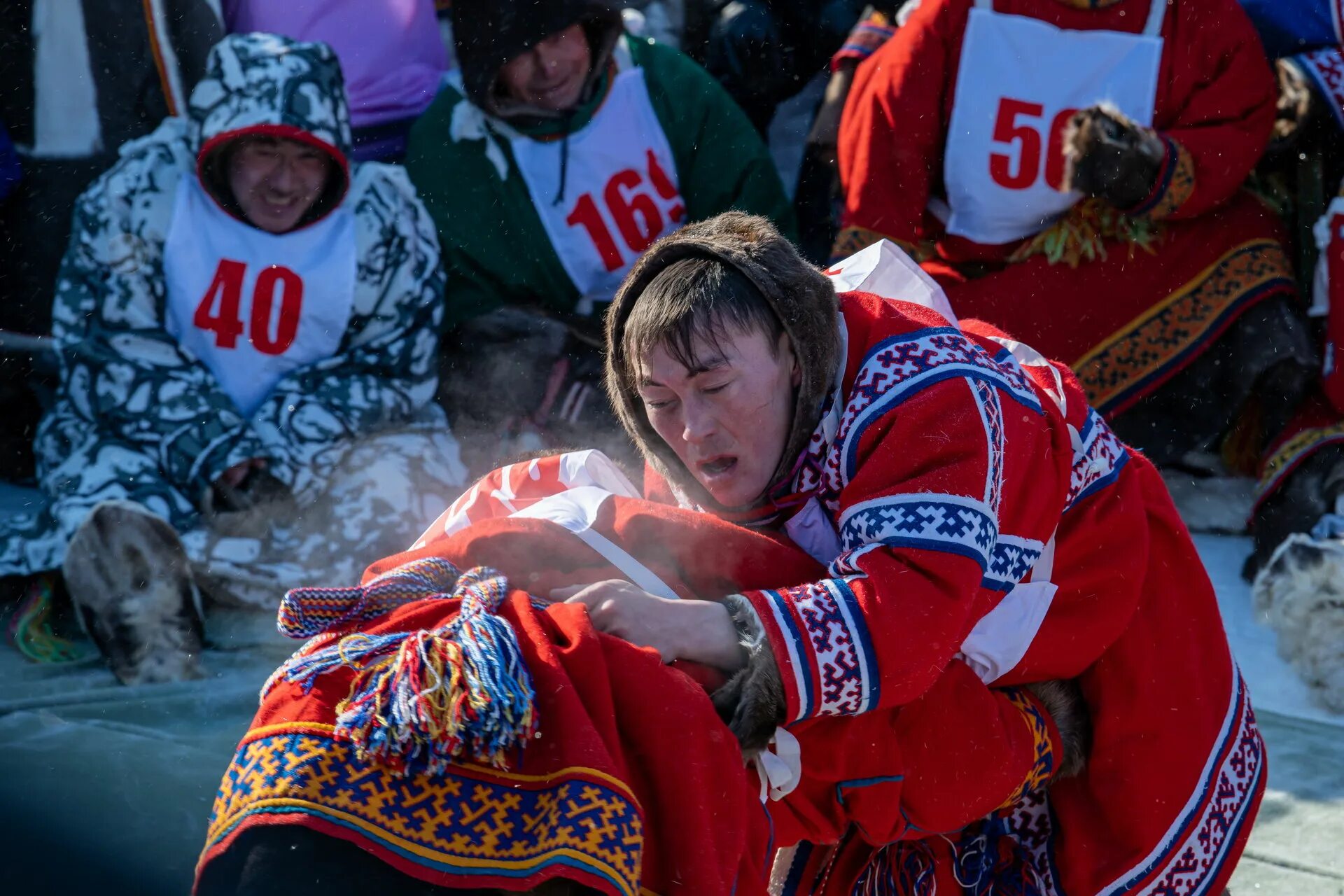 День оленевода в тазовске. День оленевода в Тазовском 2022. Памятник Ваули Пиеттомин Тазовский. День оленевода в п.Тазовском ЯНАО. Тазовский сайт администрации