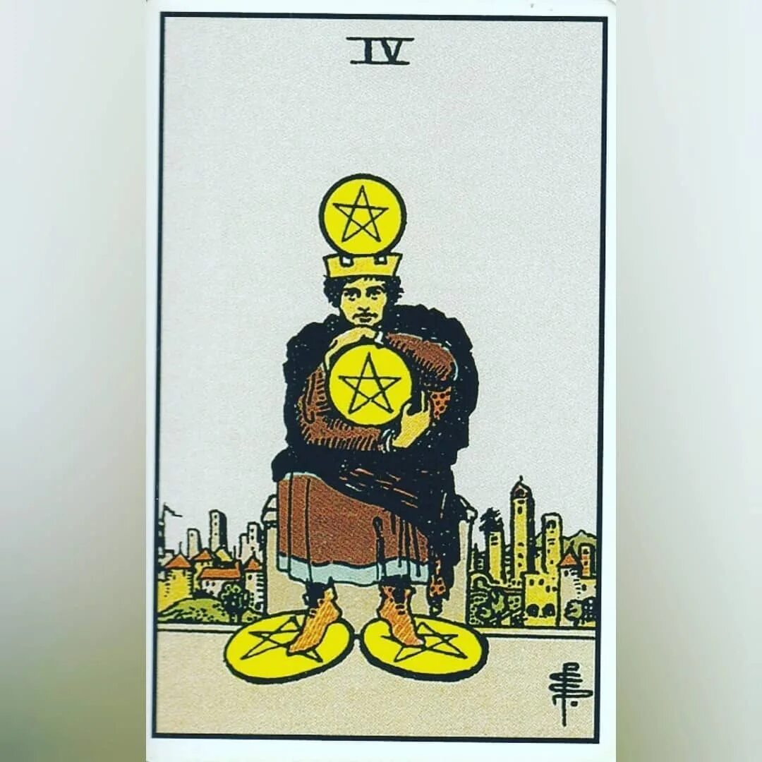четверка денариев. четверка пентаклей уэйт. 3 пентаклей сочетание. четверка пентаклей райдер уэйт. пентакли 4 таро значение в отношениях и любви.