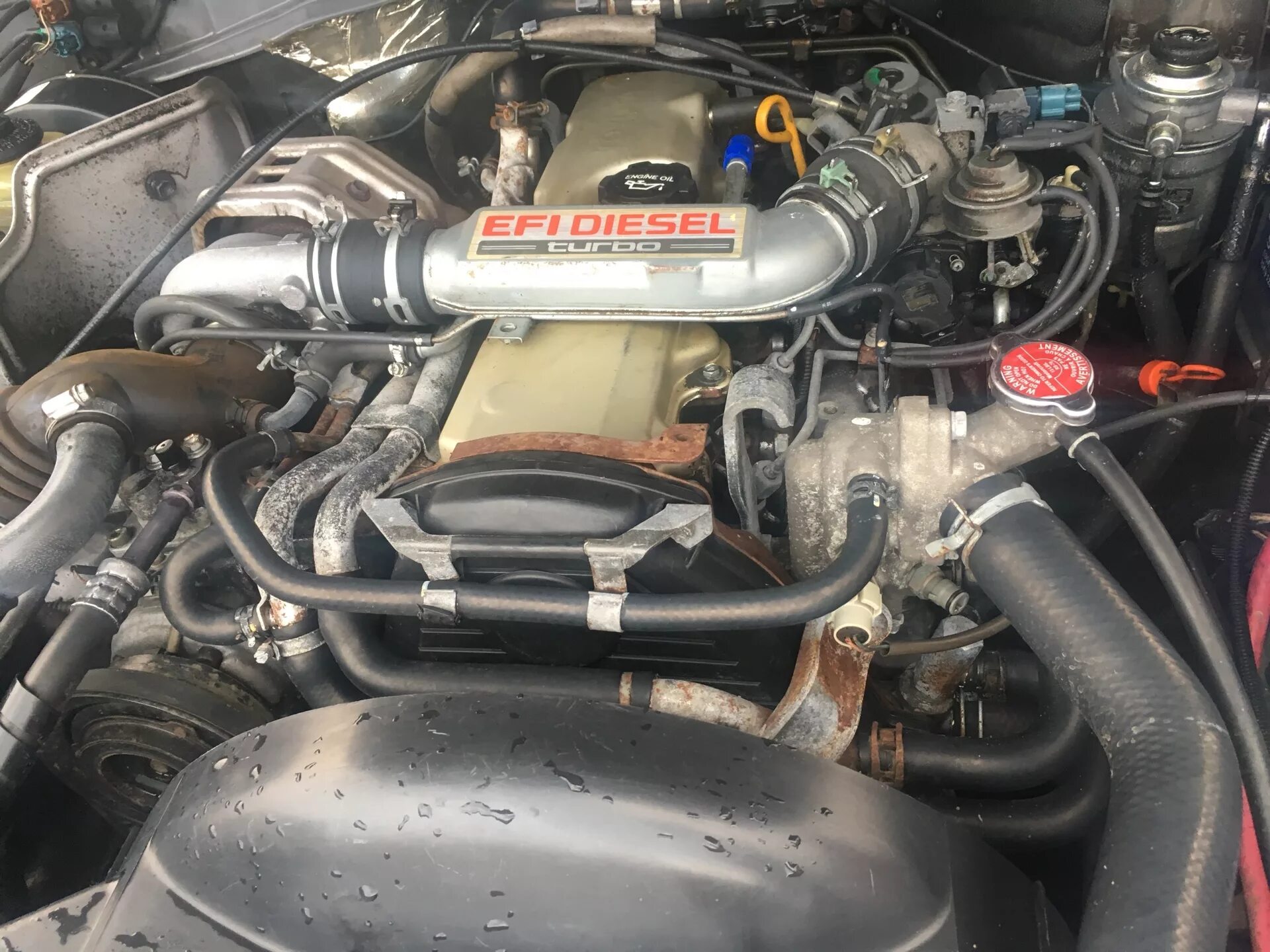 Toyota мотор 2lt. Мотор тойота 2. Разница двигателей 2lt и 2lte. 2l двигатель тойота. 2 lte toyota.