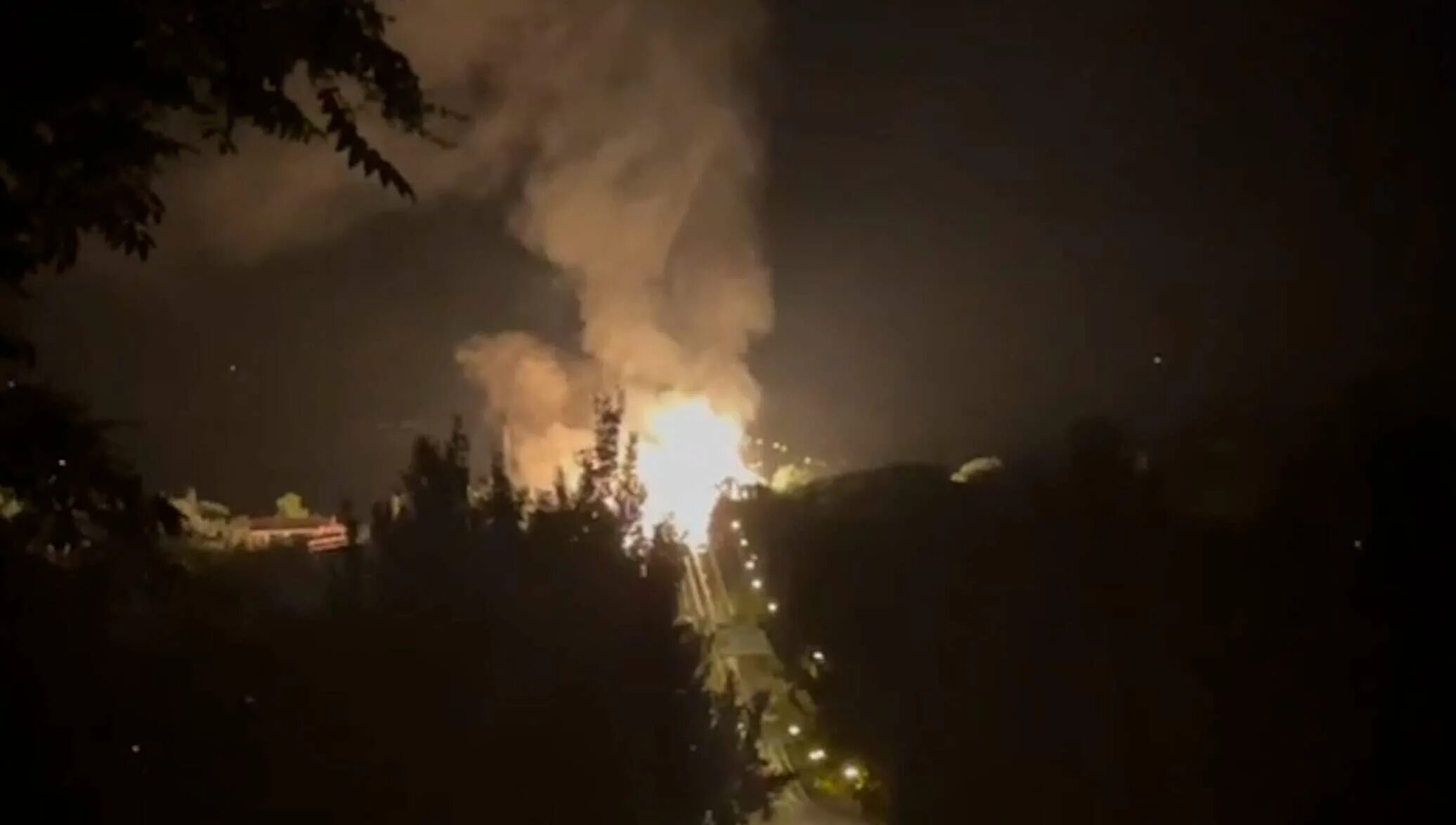 В Луганске взорвали газопровод. На газопроводе в Луганске прогремел взрыв. Лутугино в ЛНР подрыв газопровода. Горел газопровод