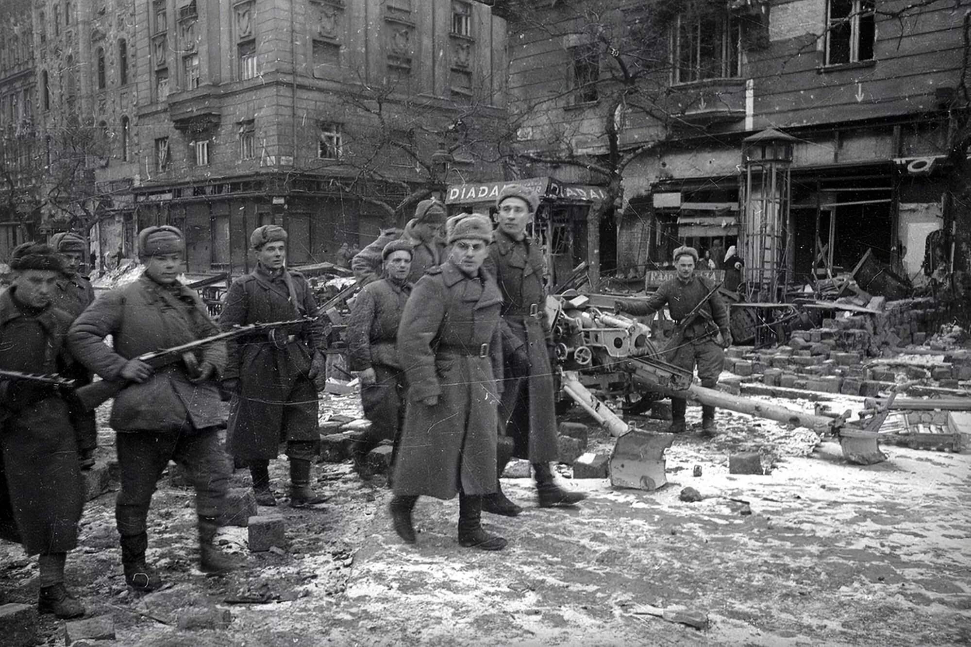 5 й день войны. Штурм Будапешта 1944. Освобождение Варшавы 1944. Освобождение Венгрии 1945.
