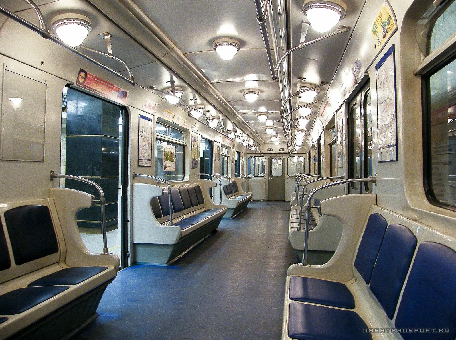 Метро ем. Метровагон ема 502 кабина. метровагон ема 501 кабина. 81 501м 502м. ема-502 салон.