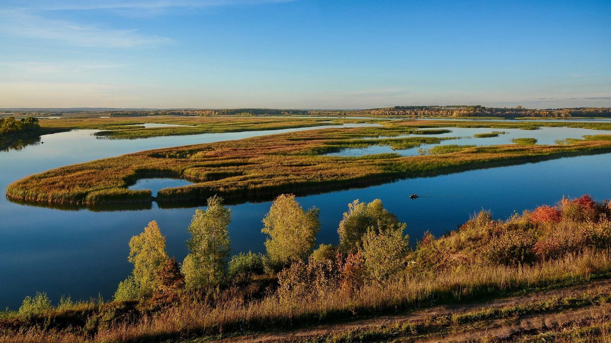 Водные богатства республики татарстан. Река Свияга Ульяновск. Ульяновск реки Волга и Свияга. Ульяновск речка Свияга. Река Свияга Казань.