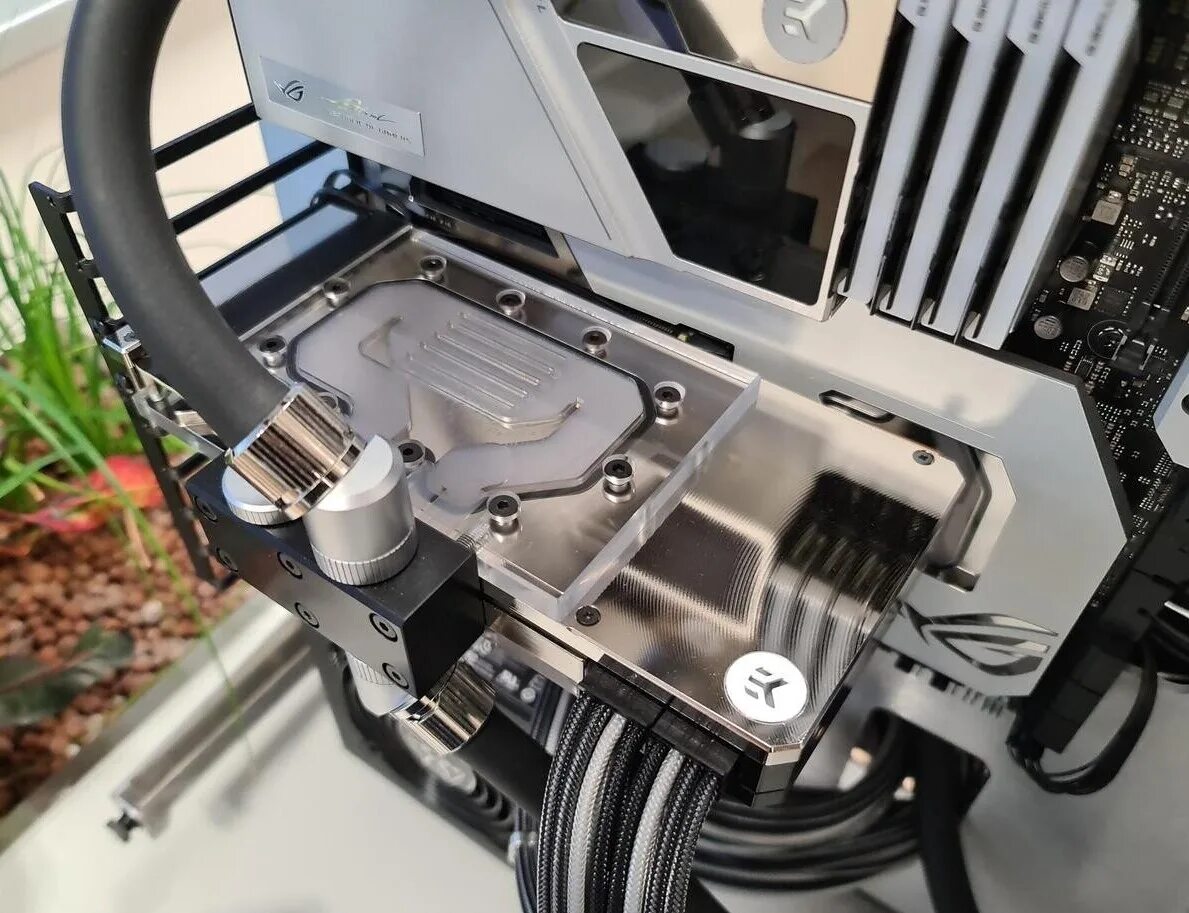 Охлаждение видеокарты 3080. Rtx 3090 охлаждение. rtx 3090 с водяным охлаждением. 3090 ekwb. охлаждение бэкплэйт rtx3090.