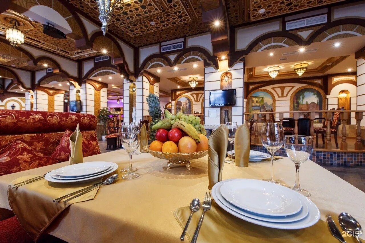 Чайхана халяль казань. Кафе мираж москва проспект буденного. Ресторан халяль в казани кафе. Мусульманский ресторан. Мусульманский ресторан.