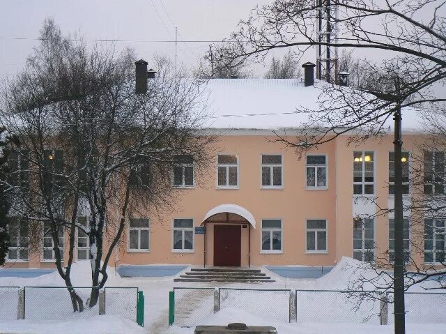 Сад 5 аистенок волхов. Детский сад журавлик нягань. Детский сад искорка волхов. Детский сад рябинка волхов. Волхов детский санаторий.