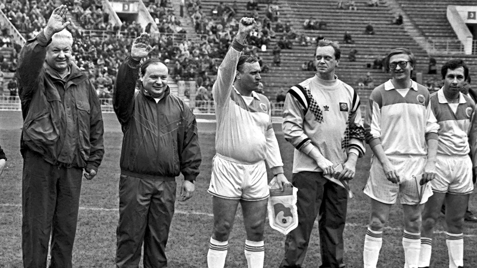 Путин и собчак. Шохин шаталин бурбулис. Чубайс в 90х. Гайдар чубайс шохин. Молодые реформаторы.