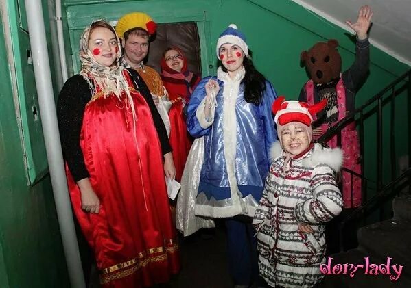 Кем можно быть на коляду. Наряды на коляду современные. образ на колядование. образы на коляду. одежда колядующих.