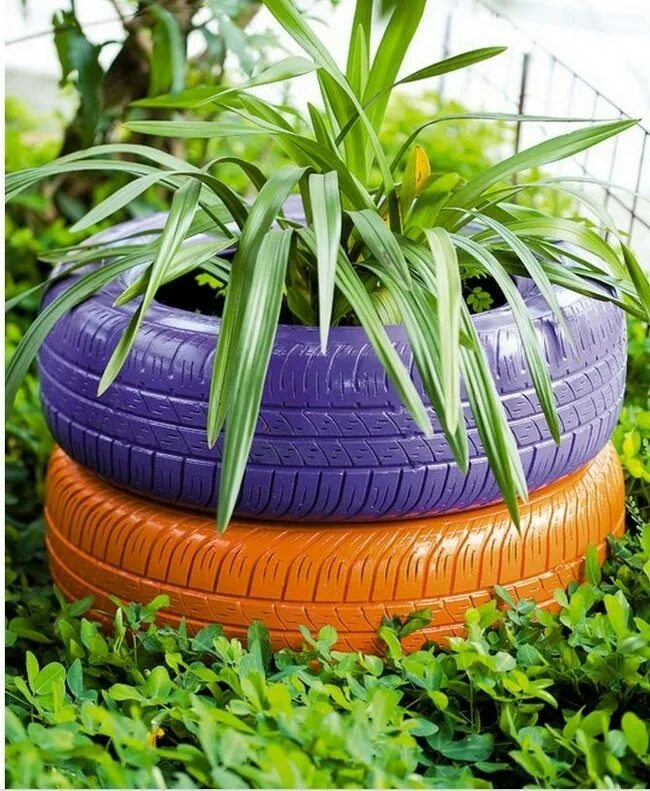 Цветочные клумбы из шин. Клумба из шин. Цветочные клумбы из шин. Цветник из колес. Вазон из колеса.