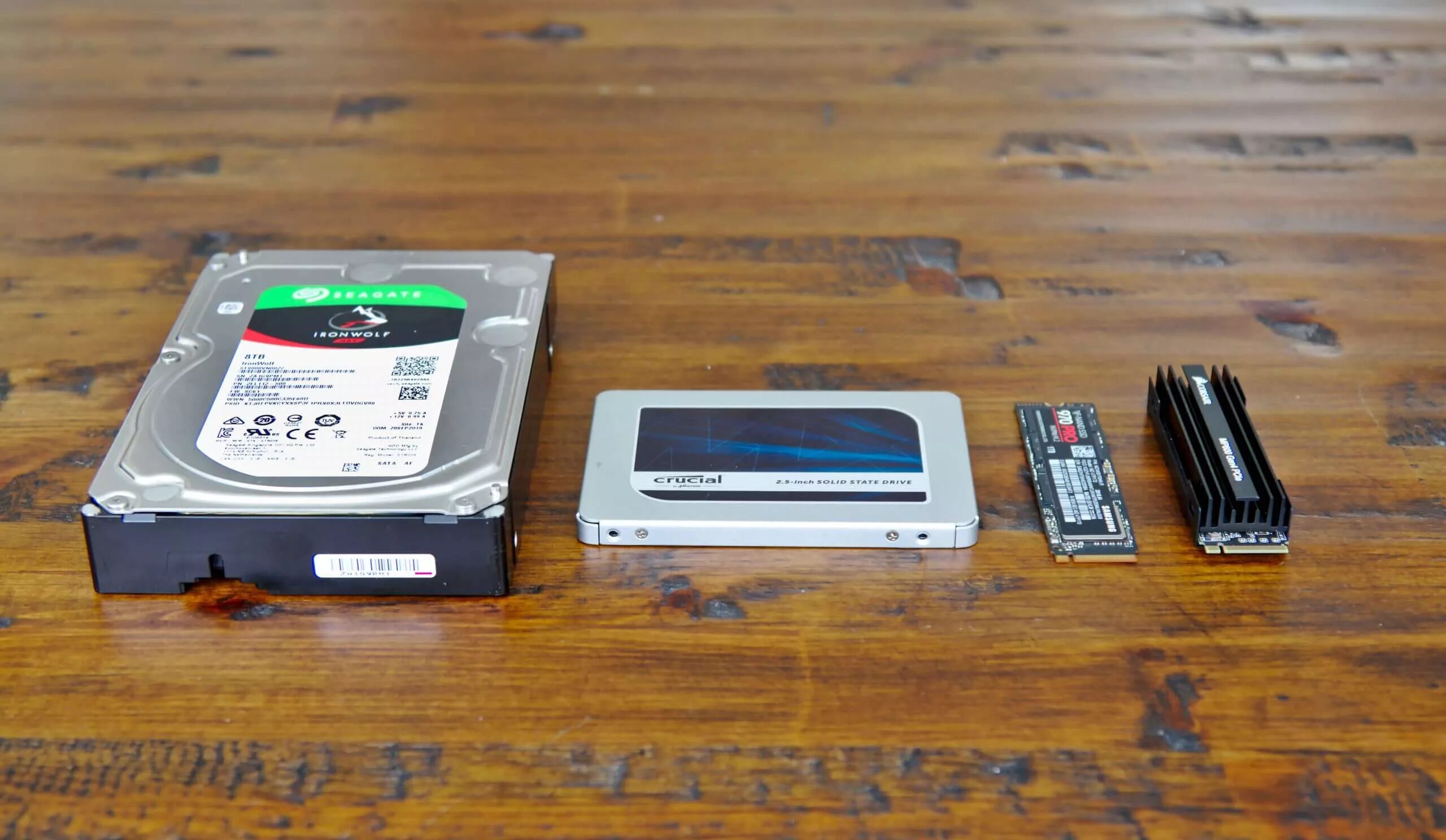Ssd b hdd. 2 vs sdd. Hdd vs nvme. Ssd nvme m2 vs hdd. Hdd 2,5 nvme.