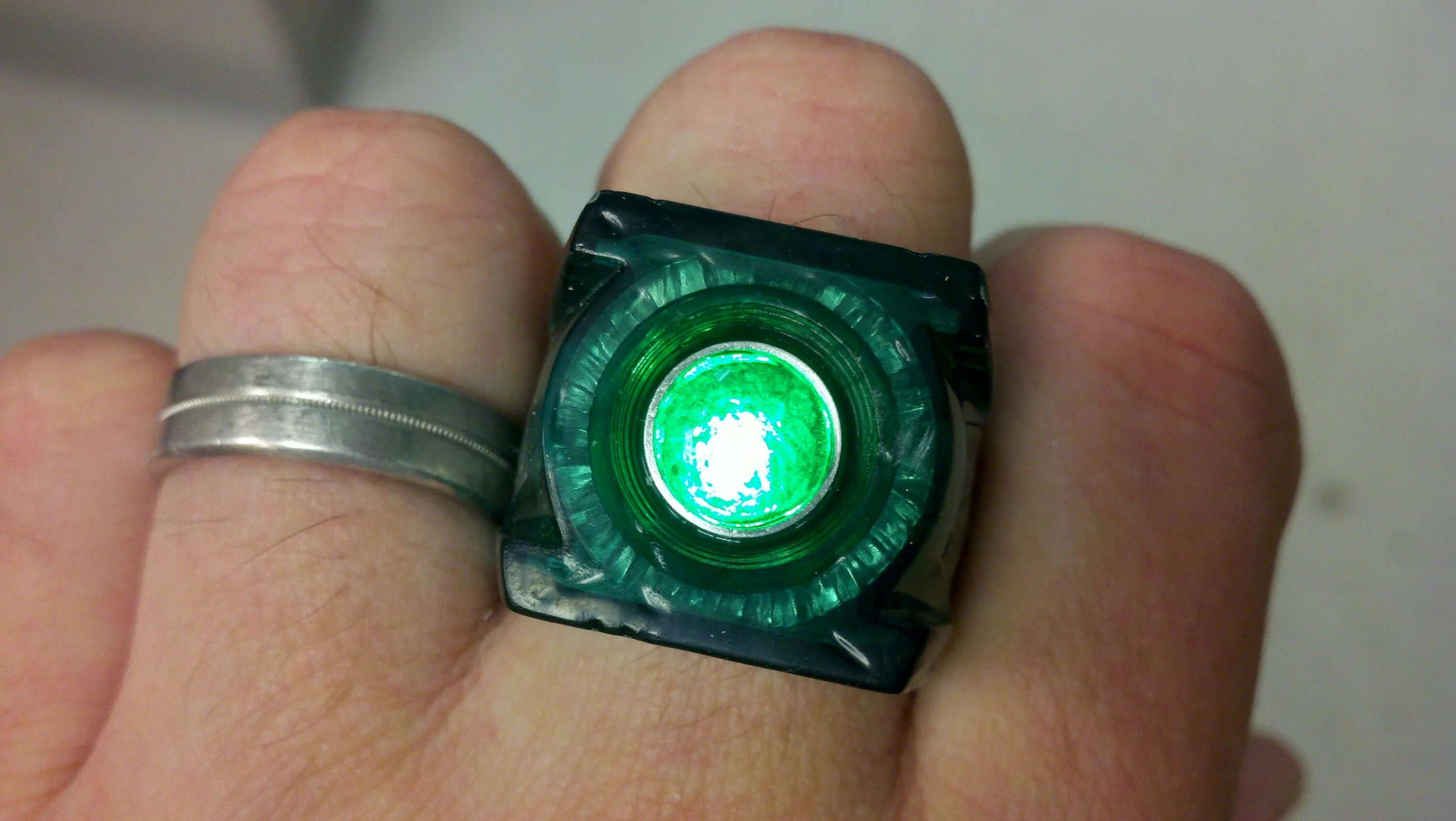 Green Lantern кольцо. Фонарь Ring reil2500. Кольцо силы зеленого фонаря. Зеленый фонарь купить