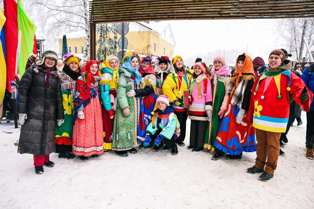 Масленица в костромской области. Масленица берендеевка кострома. Масленица костромская слобода. Масленица костромская слобода. Масленица в костроме.