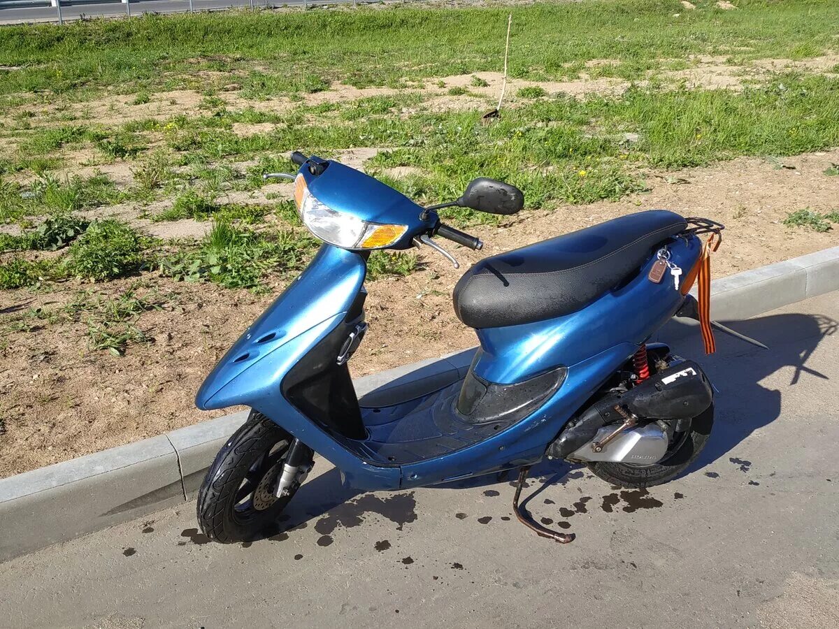 Скутера бу хонда дио. Honda Dio af 35 ZX. Синяя Honda Dio 35. Honda Dio 27 синяя. Хонда дио 35 ZX синий.