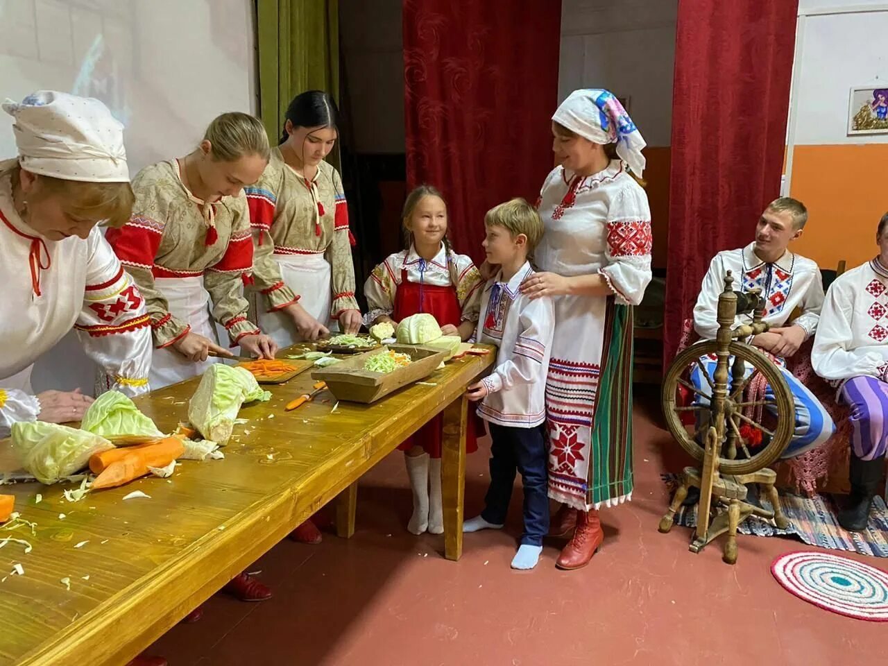 Октябрь капуста. Сергей капустник праздник. Праздник Сергей капустник на Руси. Народные праздники Сергий капустник. Капустные вечерки.