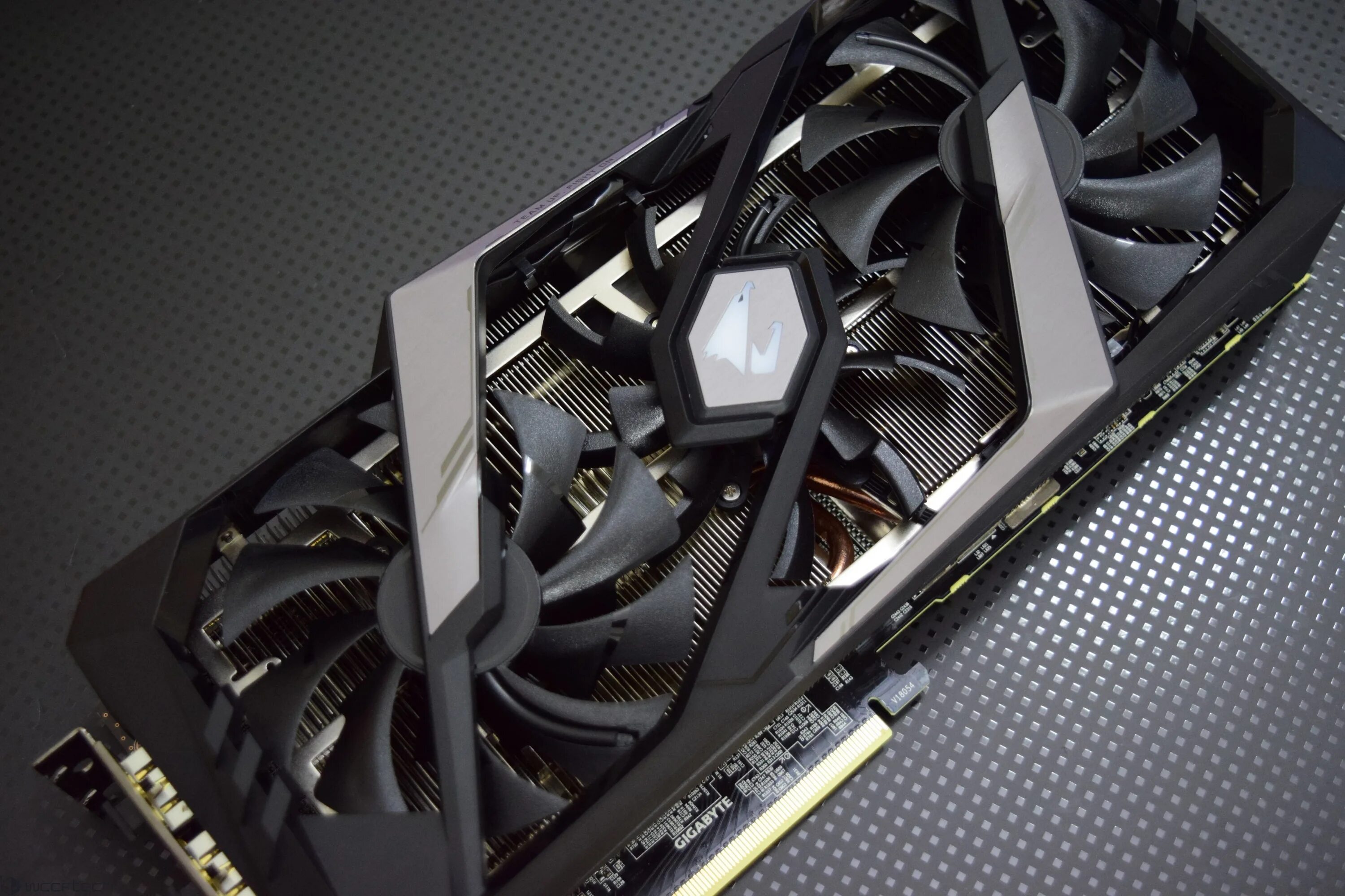 RTX 2080 AORUS Xtreme. RTX 2080 Aurus. Gigabyte GEFORCE RTX 2080 ti AORUS. Gigabyte GEFORCE RTX 2080 AORUS Xtreme 8g.