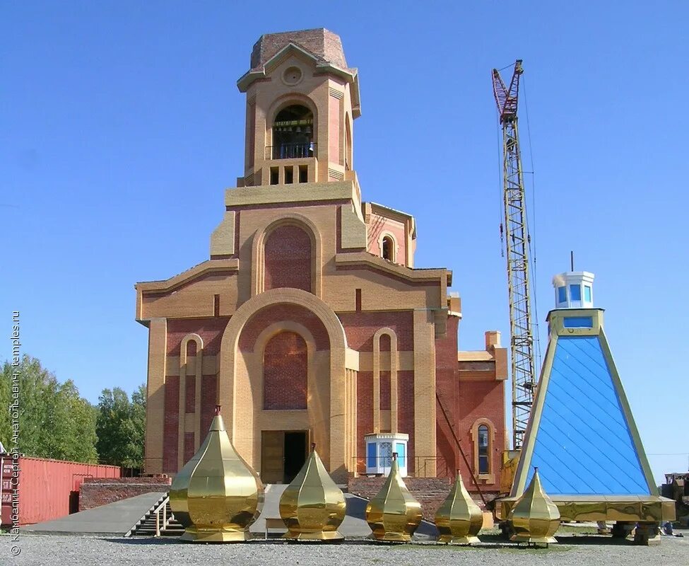 церковь казанской иконы божией матери, новосибирск. краснообск достопримечательности. казанский храм новосибирск. храм казанской иконы божией матери в краснообске. храм пресвятой богородицы город чулым.